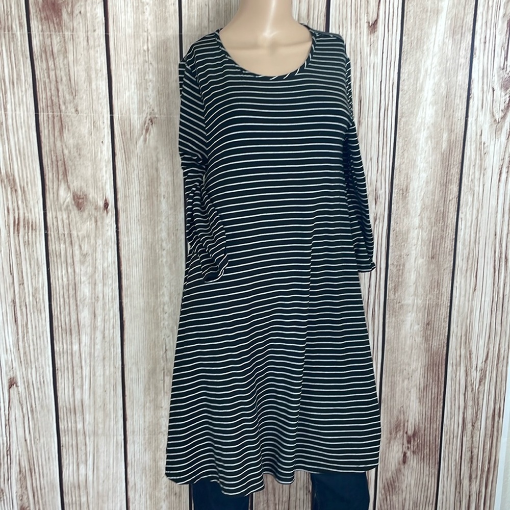 Garnet Hill Black Tunic with Thin White Stripes 3/4 Sleeve - Small